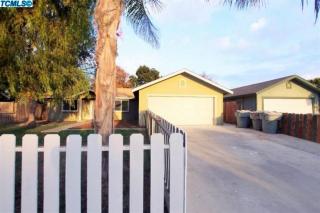 1914 Hall Ct, Visalia, CA 93291-1904