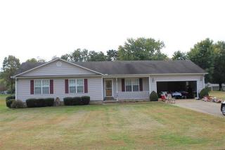 201 Forest St, Greenfield, TN 38230-1812