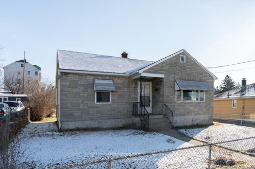37 Karen Ave, Waterbury, CT 06708-4710