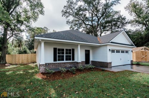 56 Pineland Rd, Midway, GA 31320-7378
