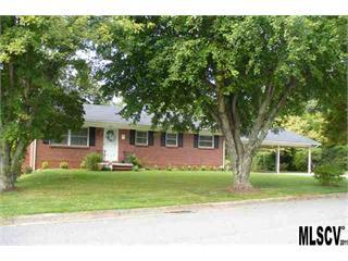 1226 12th Street Dr, Hickory, NC 28602-2234