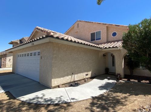 2328 Golden Ln, Lancaster, CA 93536-6701