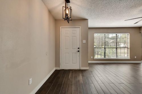 822 Clover Hl Ln, Cedar Hill TX 75104-7920 exterior