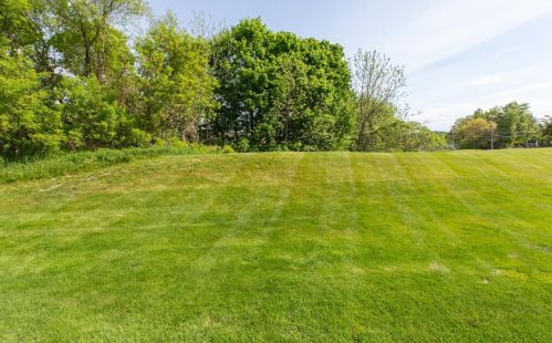 935 Fox Hollow Dr, Hudson NH  03051-4888 exterior