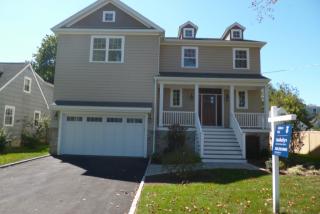 292 Pratt St, Fairfield, CT 06824-6485
