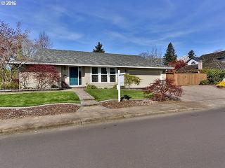 535 14th Ave, Beaverton, OR 97124-3438