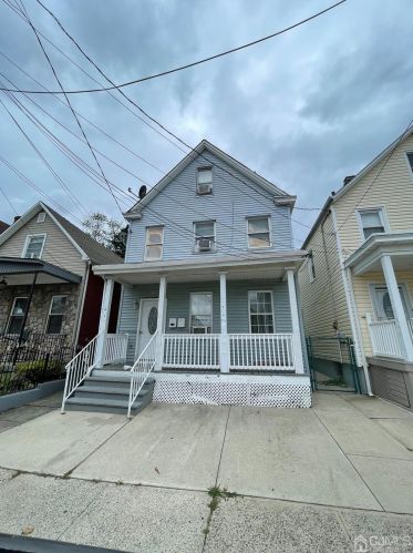 599 Charles St, Perth Amboy, NJ 08861-3334