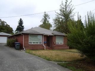 1031 Howard St, Tacoma, WA 98465-1817