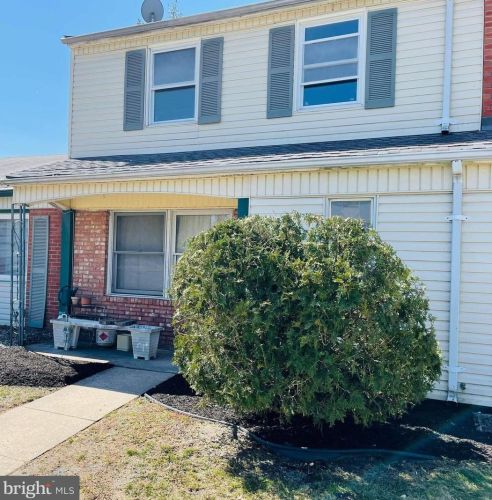 4 Raeburn Ln, Willingboro, NJ 08046-2507