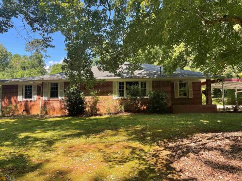 695 Kurtz Rd, Marietta, GA 30066-5386