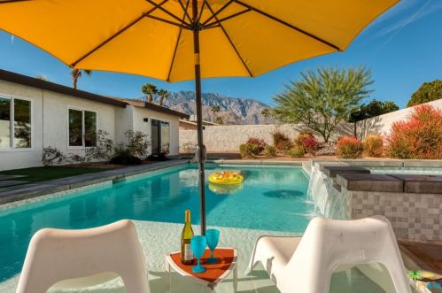 2864 Valencia Rd, Palm Springs, CA 92262-3824