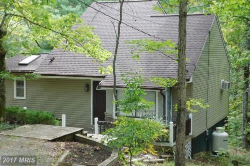 1058 Possum Holw Trl, Gerrardstown WV  25420-4325 exterior