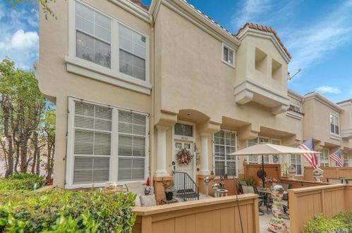 8064 Naples Ln, Anaheim, CA 92808-2436