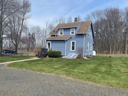174 East St, Waterbury, CT 06716-2929