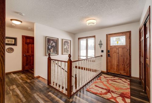 786 Bachelor Ave, Saint Paul, MN 55118-3702
