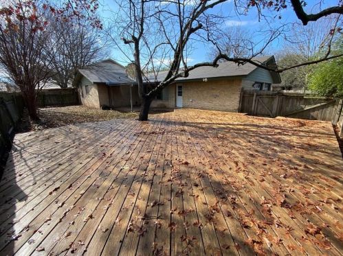 8709 Donna Gail Dr, Austin TX  78757-6955 exterior