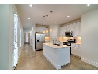 3715 Munson St, Austin TX  78721-2416 exterior