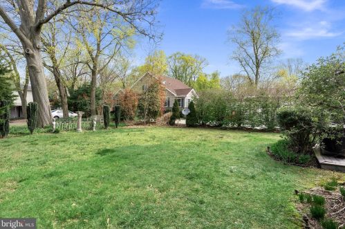 5 Chestnut Ave, Camden NJ  08109-2504 exterior