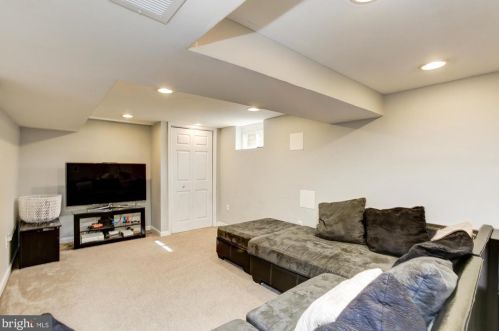 3201 Henderson Ave, Silver Spring MD 20902-1921 exterior