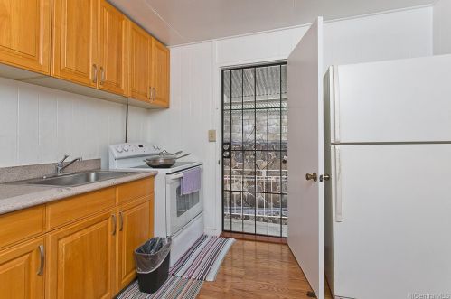 1781 Puowaina Dr, Honolulu HI  96813-1735 exterior