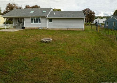 32 Laurel St, Southington CT  06489-1226 exterior