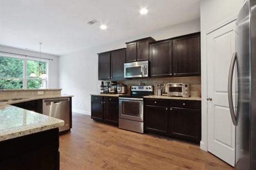 1930 Beyers Landing Dr, Buford, GA 30519-7181