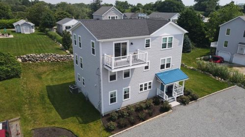 55 Saltaire Ave, South Kingstown, RI 02882-6030