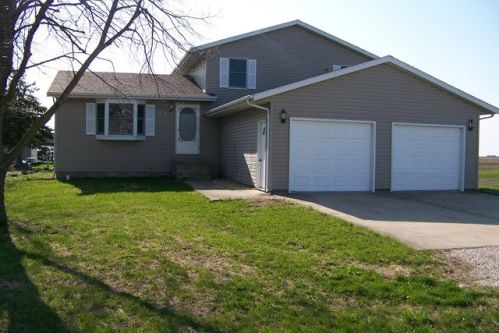 718 Leona Ln, Wing, IL 61741-9639