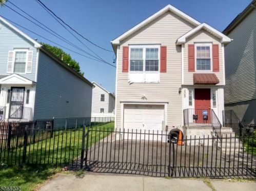 409 7th St, Newark, NJ 07107-1730