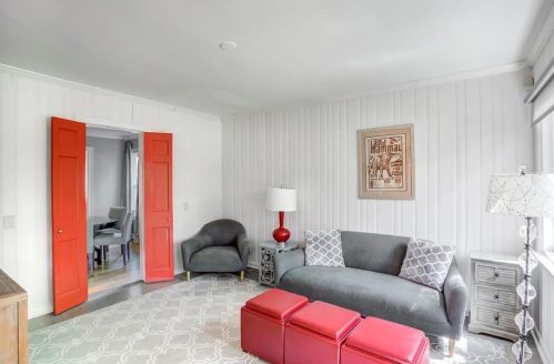 2070 Dellwood Dr, Atlanta GA  30309-1243 exterior