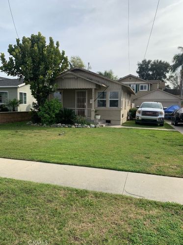 10308 Beach St, Bellflower, CA 90706-6022