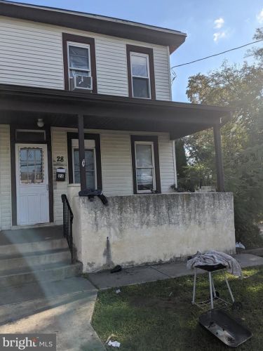 28 Browning Rd, Gloucester, NJ 08031-2201