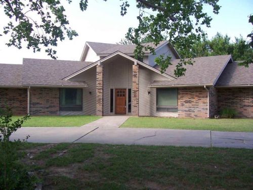 3322 Barn Swallow Rd, Enid, OK 73703-1427