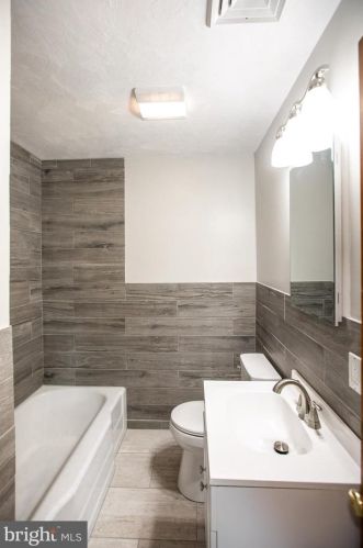 15 Holt Cir, Trenton NJ  08619-1654 exterior