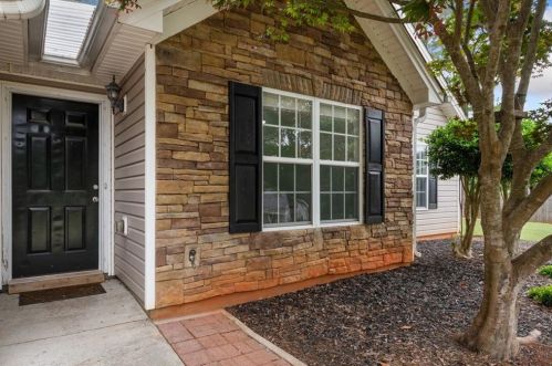 124 Indian Springs Dr, Jefferson, GA 30549-6939