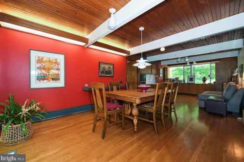 74 Woodland Dr, Princeton NJ  08540-1314 exterior