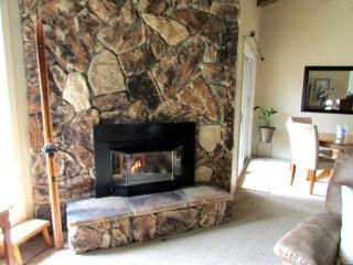 253 Mt Echo Dr, Medford, OR 97504-7500