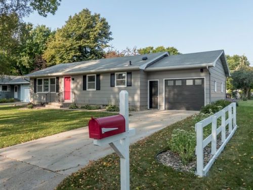 144 Marabou Dr, Mankato, MN 56001-5532