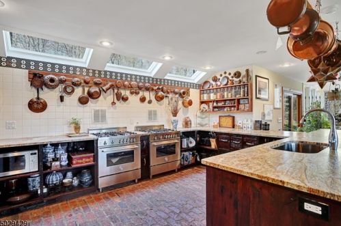 80 Valley Brook Rd, Califon, NJ 07830-3525