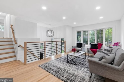 2 Hornor Ln, Princeton NJ  08540-3937 exterior