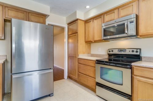 8037 Phillips Cir, Englewood CO 80112-3254 exterior