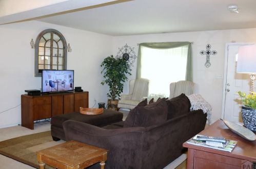 1910 Toronto St, Pueblo, CO 81004-5214