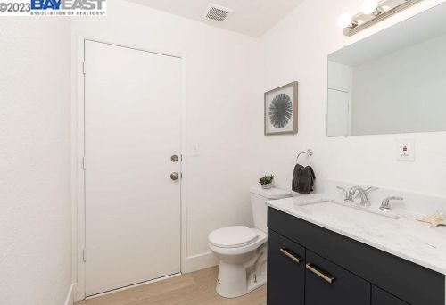 2200 Holder Ln, Tracy, CA 95377-9576