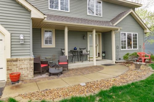 7894 Dempsey Way, South Saint Paul, MN 55076-3494