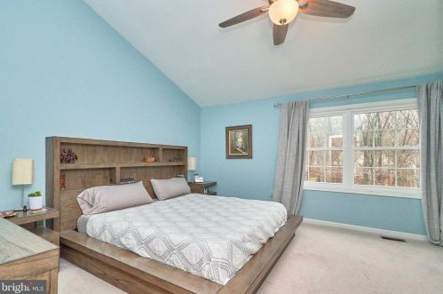 6740 Sunset Woods Ct, Springfield VA  22015-4241 exterior