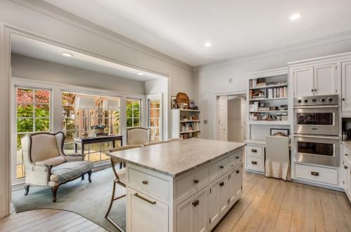 3229 Arden Rd, Atlanta GA  30305-1936 exterior