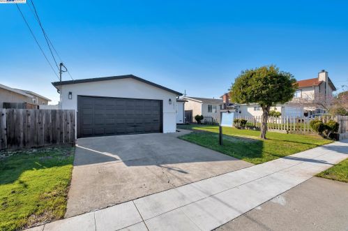 36615 Sycamore St, Newark, CA 94560-2957