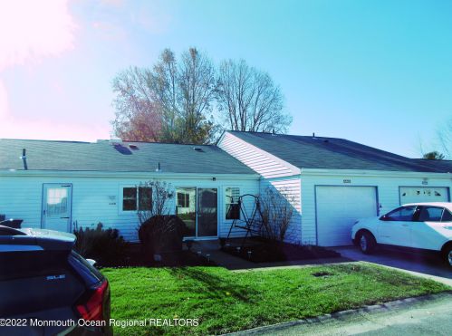 446 Heather Ct, Lakehurst, NJ 08759-7169