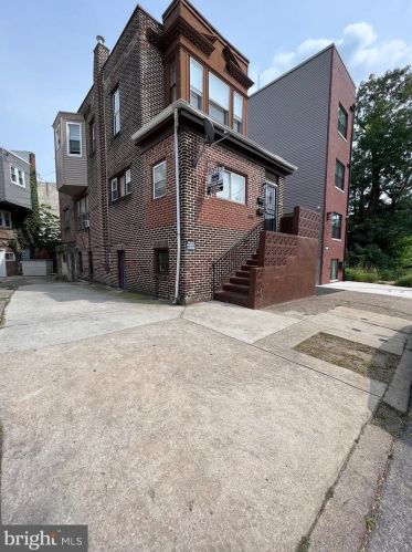 1217 41st St, Philadelphia, PA 19104-1003