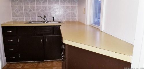139 Pearl St, Torrington CT  06790-5232 exterior